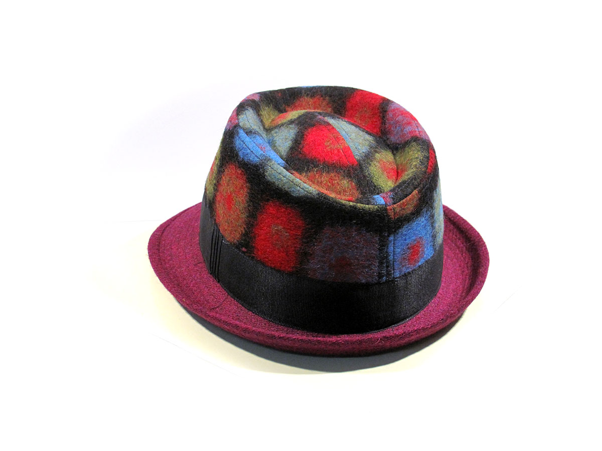 Hat particular