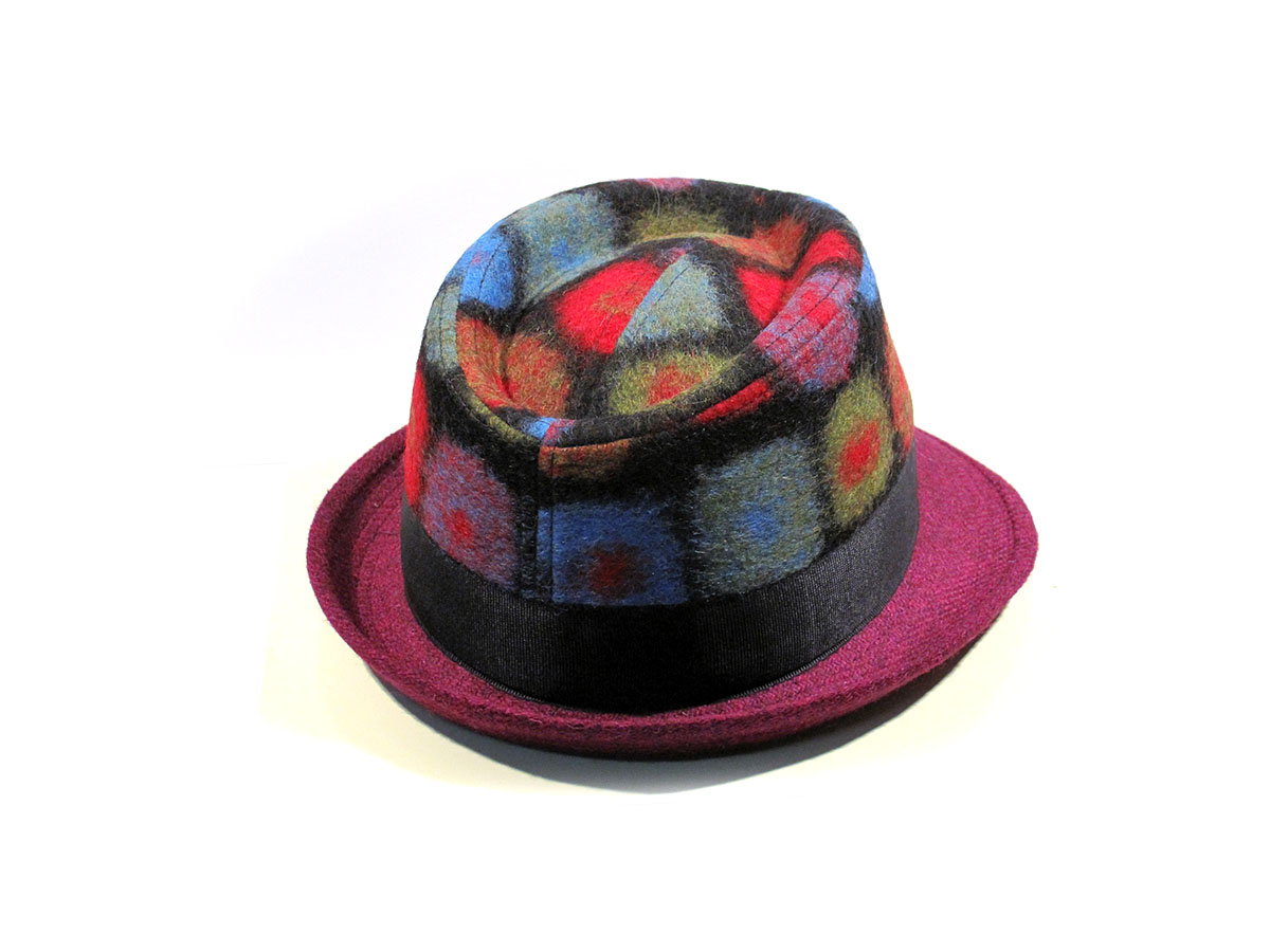 Hat particular