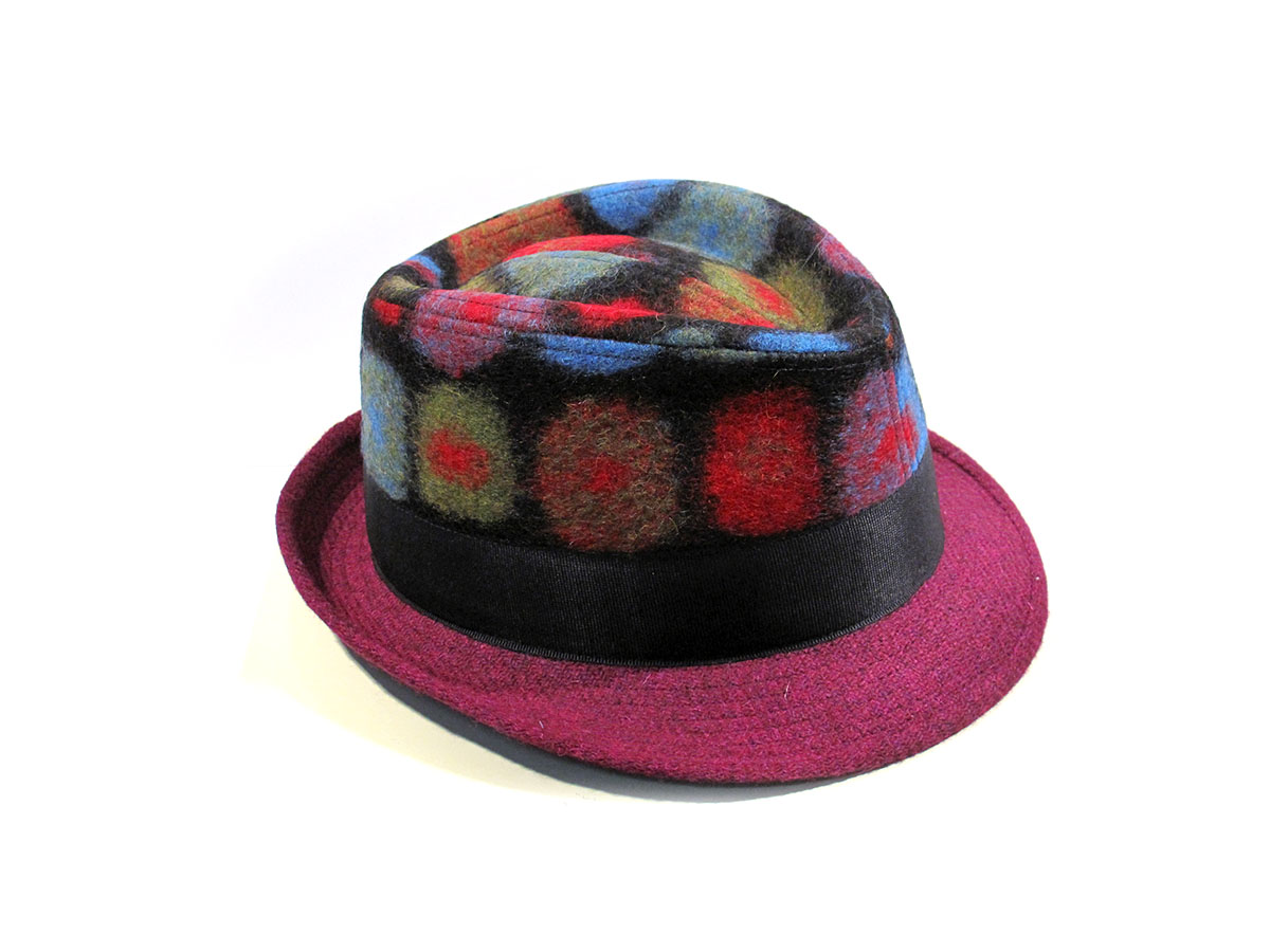 Hat particular