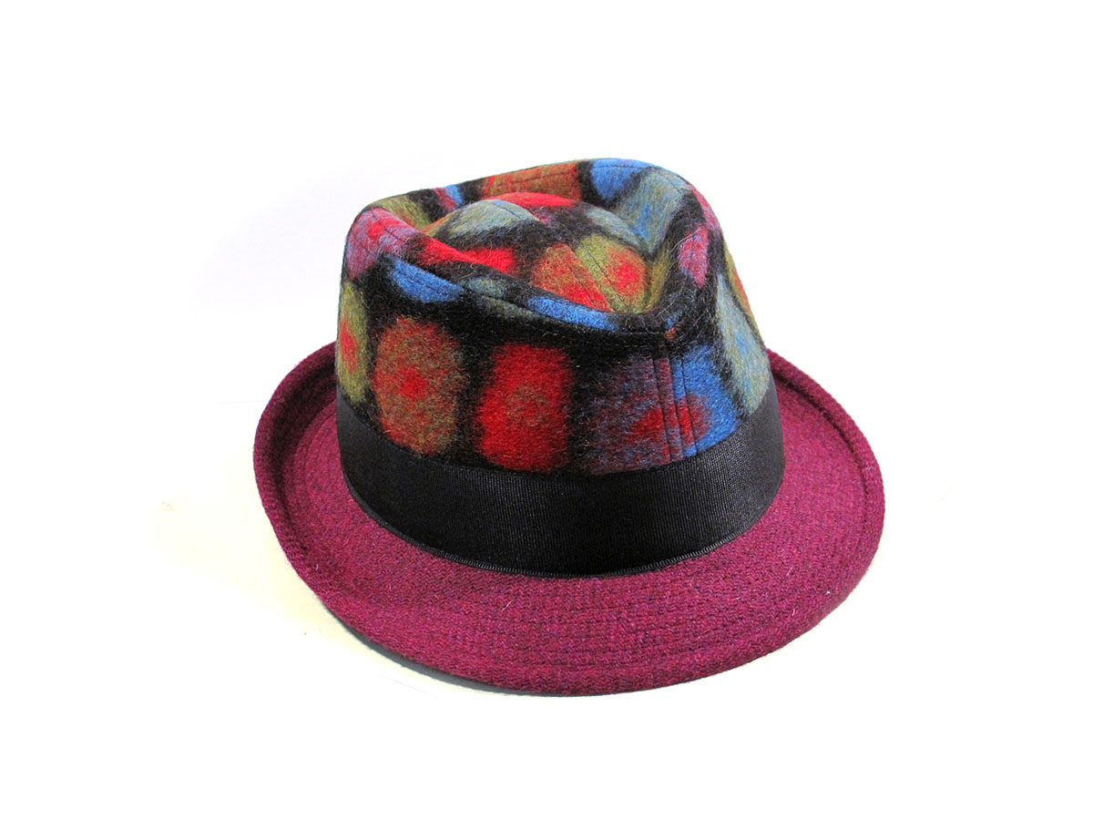 Hat particular