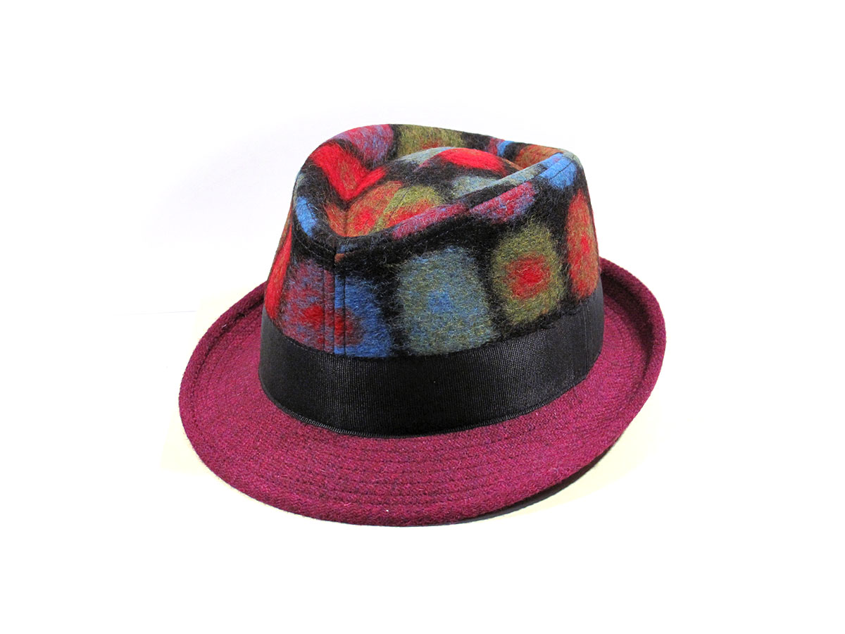 Hat particular