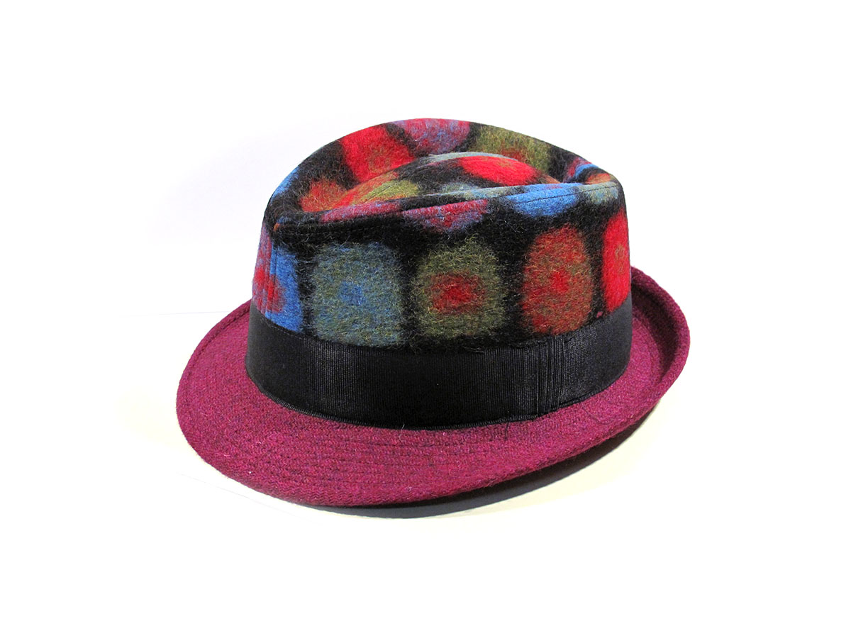 Hat particular