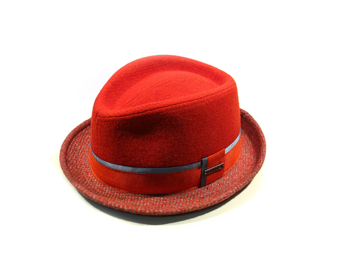 Particolare cappello