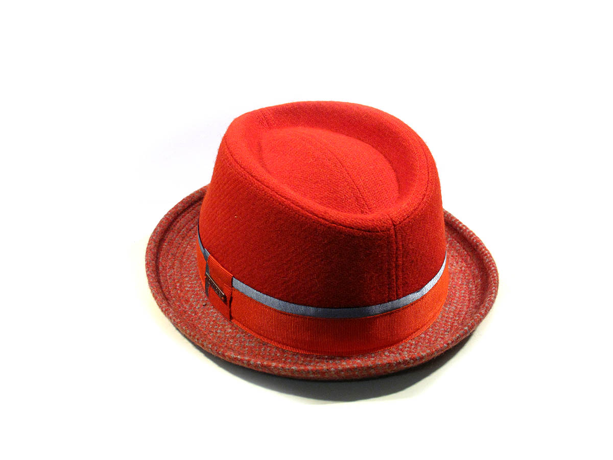 Particolare cappello