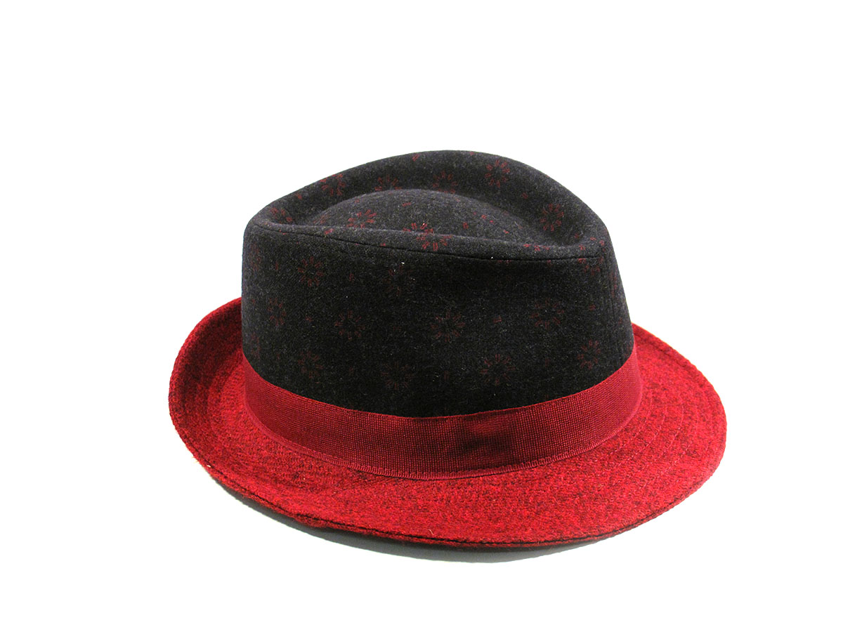 Hat particular