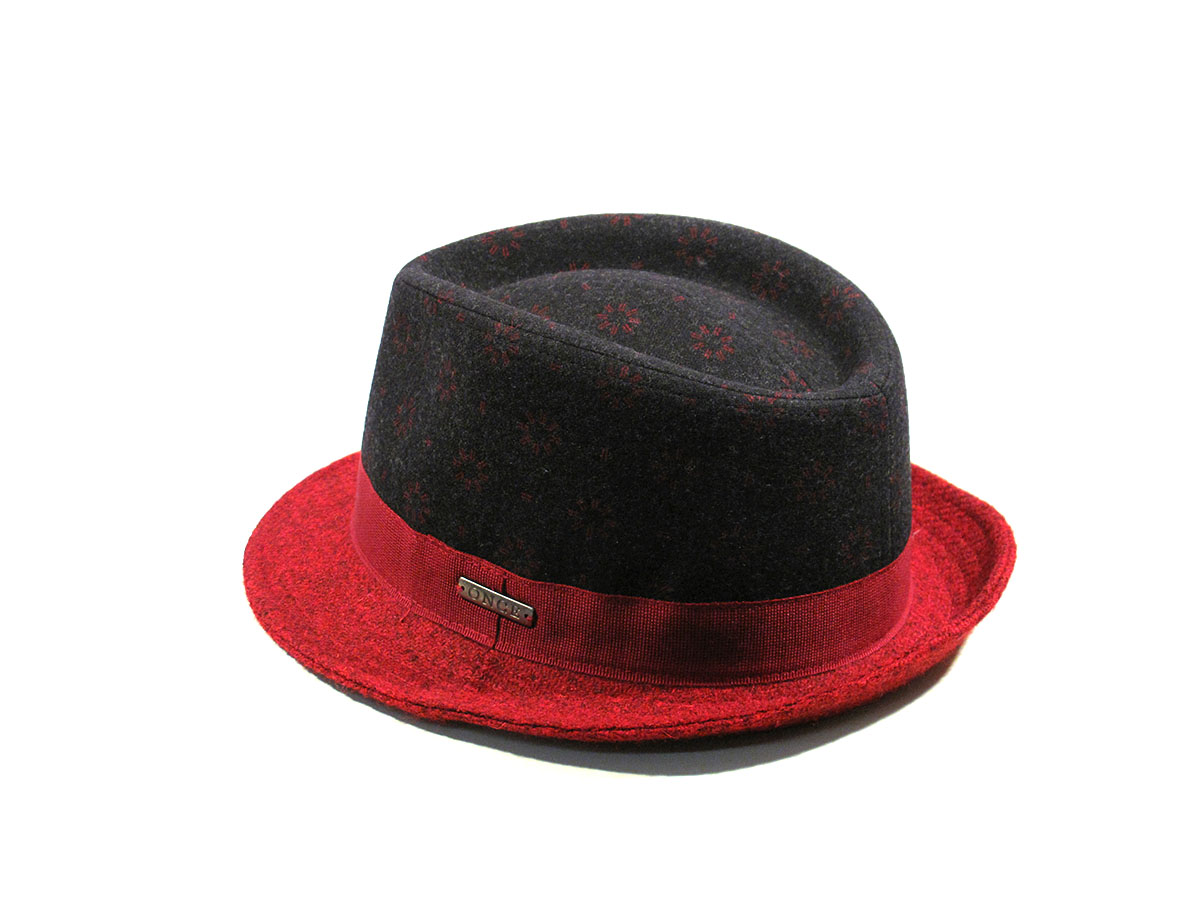 Hat particular