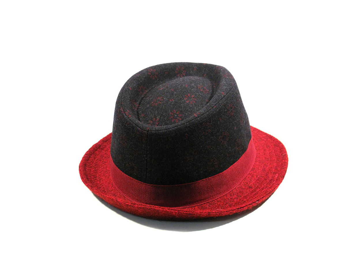 Hat particular