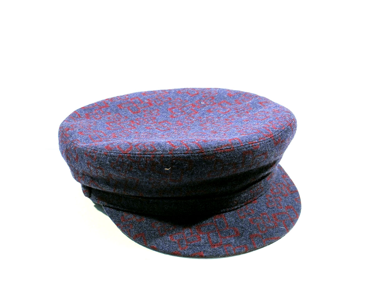 Hat particular