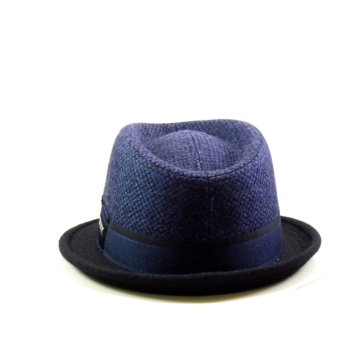 Particolare cappello