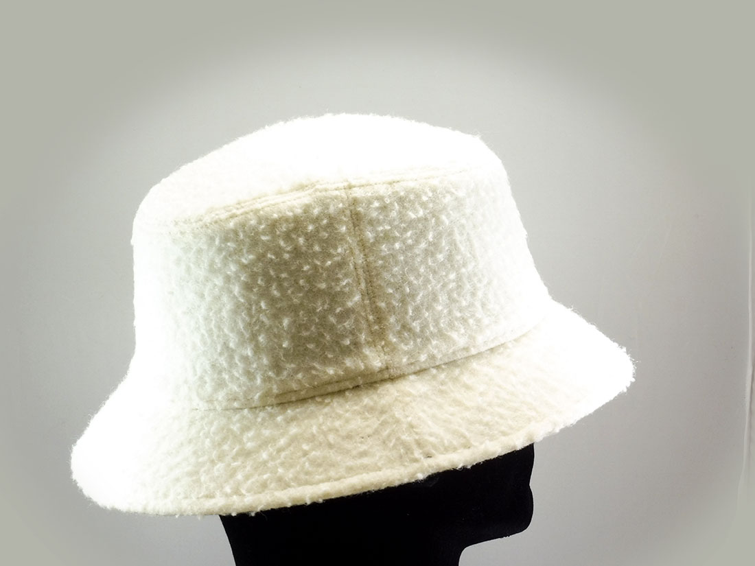 Hat particular